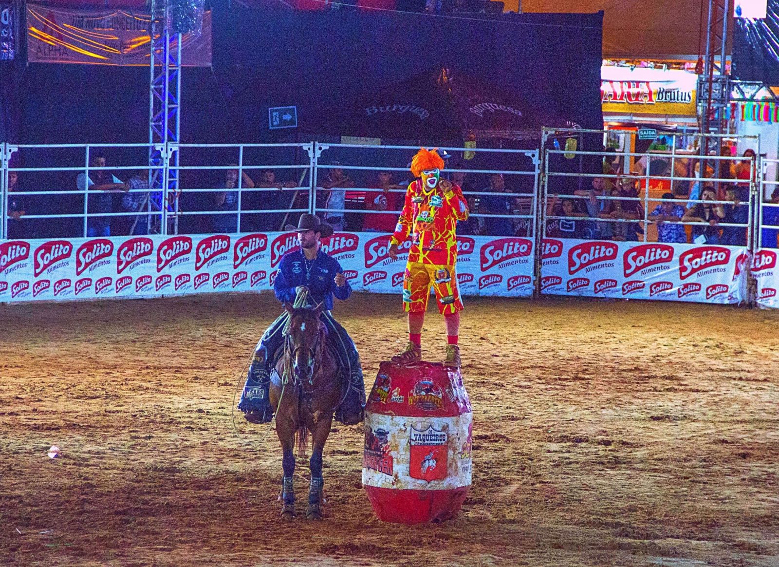 Reflexão- Um assunto, Jesus Cristo. Abertura de rodeio, arena de rodei